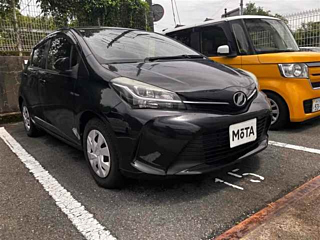 TOYOTA VITZ 2015