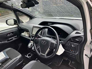 TOYOTA NOAH 2018