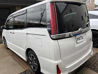 TOYOTA NOAH 2018