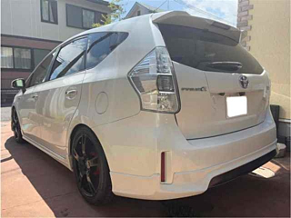TOYOTA PRIUS ALPHA 2012