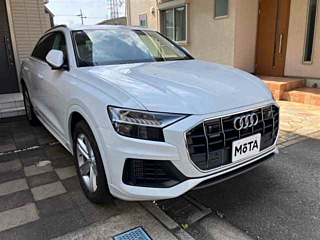 AUDI Q8 2020