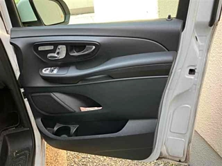 MERCEDES BENZ V CLASS 2016
