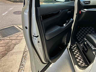 TOYOTA ALPHARD 2015