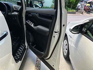 TOYOTA ALPHARD 2015