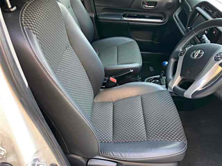 TOYOTA AQUA 2017