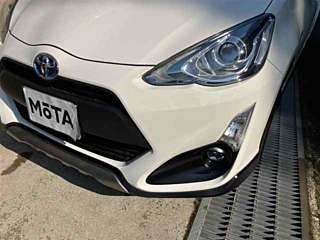 TOYOTA AQUA 2017