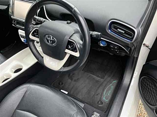 TOYOTA PRIUS 2016