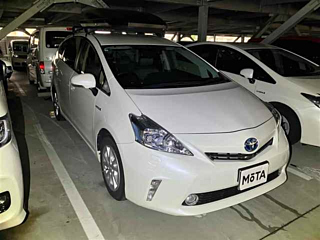 TOYOTA PRIUS ALPHA 2013