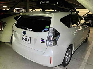 TOYOTA PRIUS ALPHA 2013