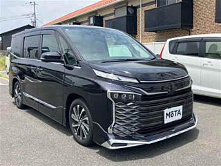 TOYOTA VOXY 2024