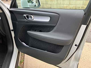 VOLVO XC40 2021