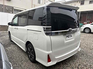 TOYOTA VOXY 2021