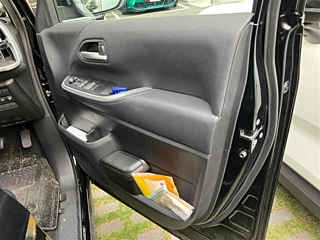 TOYOTA VOXY 2023