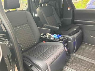 TOYOTA VOXY 2023