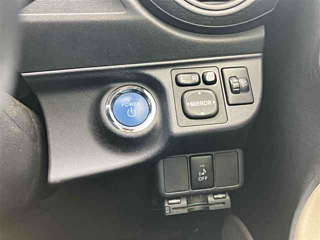TOYOTA AQUA 2013