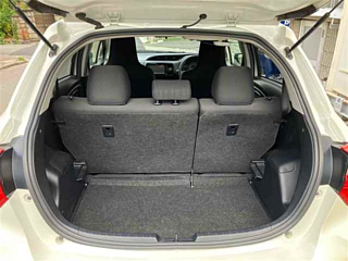 TOYOTA VITZ 2017