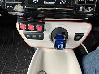 TOYOTA PRIUS 2016