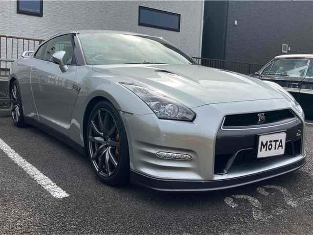 NISSAN GT-R 2012