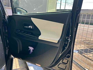 TOYOTA PRIUS ALPHA 2016