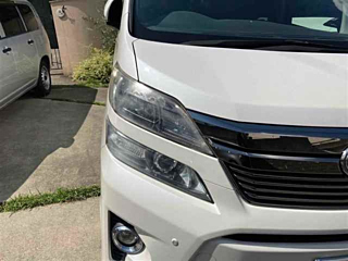 TOYOTA VELLFIRE 2013