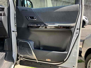 TOYOTA VELLFIRE 2013