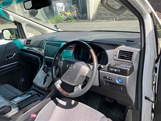 TOYOTA VELLFIRE 2013
