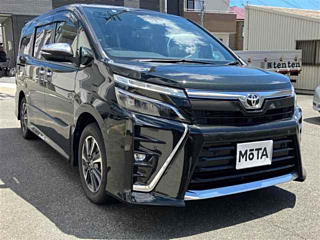 TOYOTA VOXY 2019