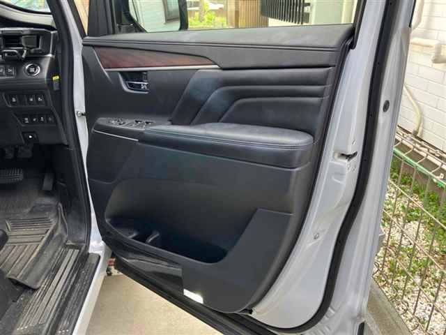 MITSUBISHI DELICA D5 2022