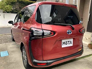 TOYOTA SIENTA 2016