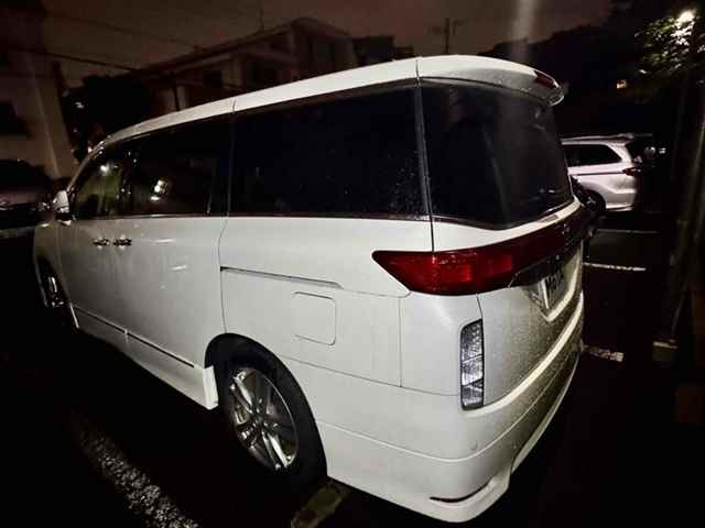 NISSAN ELGRAND 2011