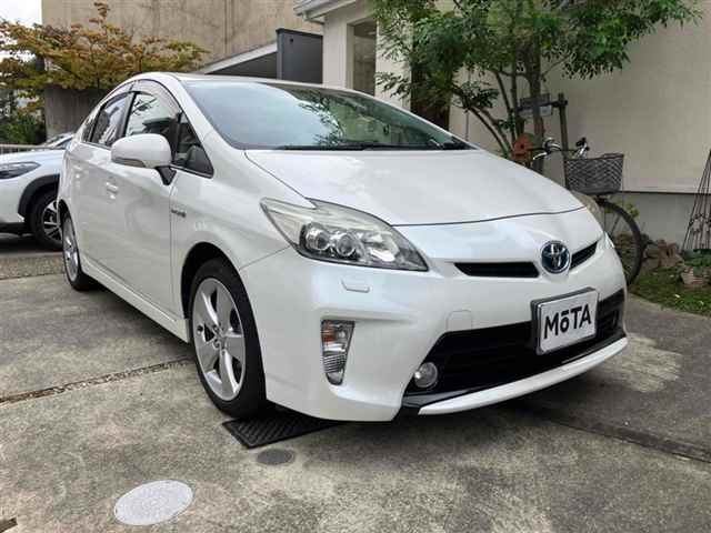TOYOTA PRIUS 2015