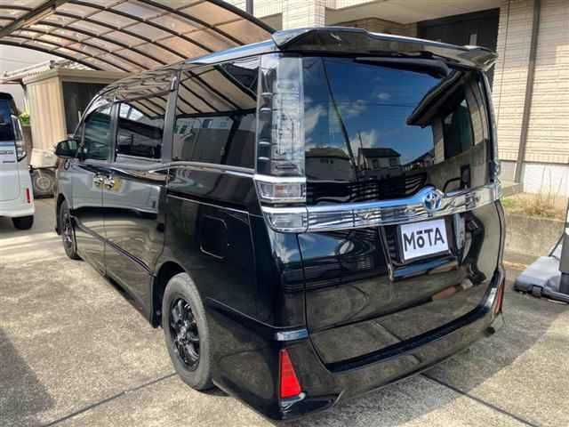 TOYOTA VOXY 2020