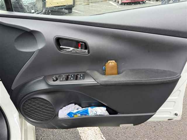 TOYOTA PRIUS PHV 2019