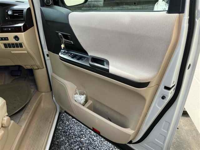 TOYOTA VELLFIRE 2012