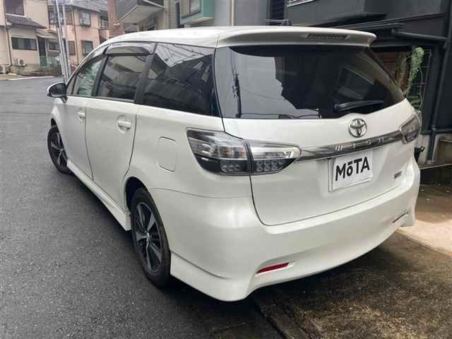 TOYOTA WISH 2015