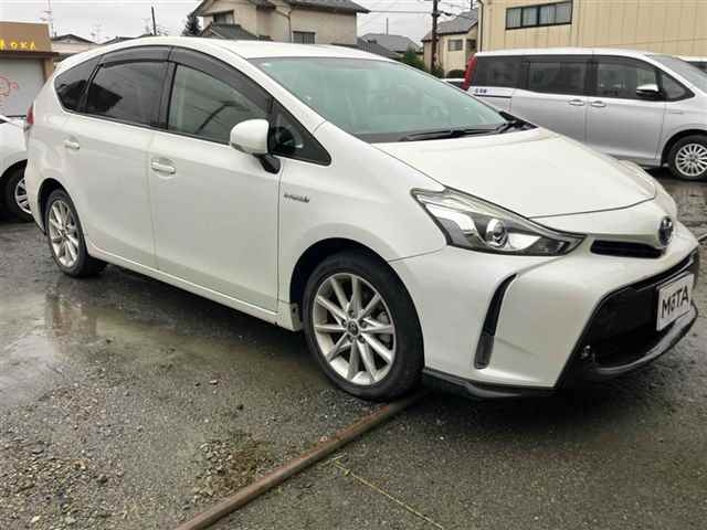 TOYOTA PRIUS ALPHA 2015