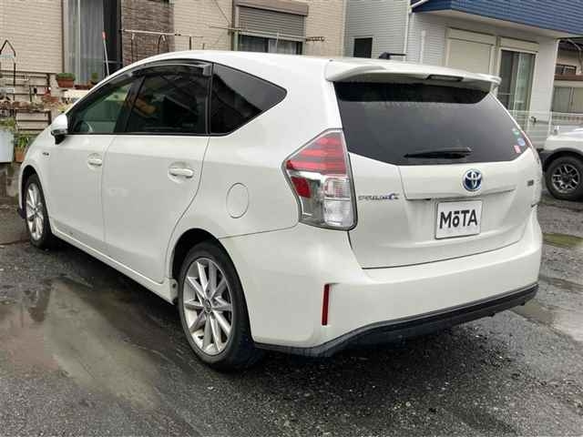 TOYOTA PRIUS ALPHA 2015