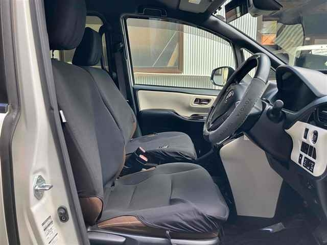 TOYOTA NOAH 2018