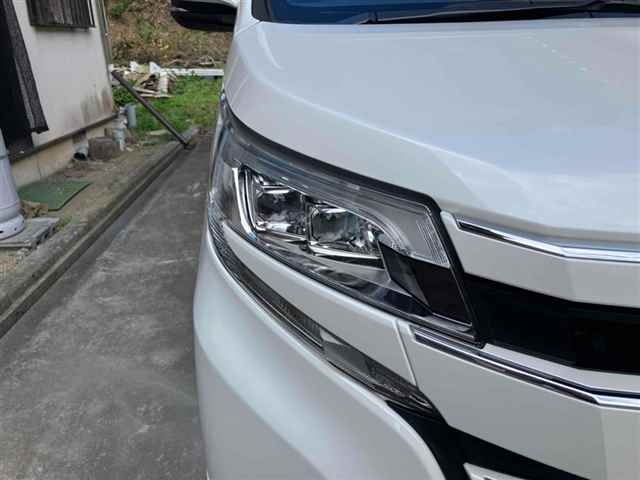 TOYOTA NOAH 2018