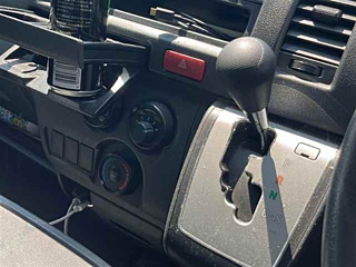 TOYOTA HIACE VAN 2016