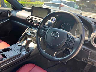 LEXUS IS 2021