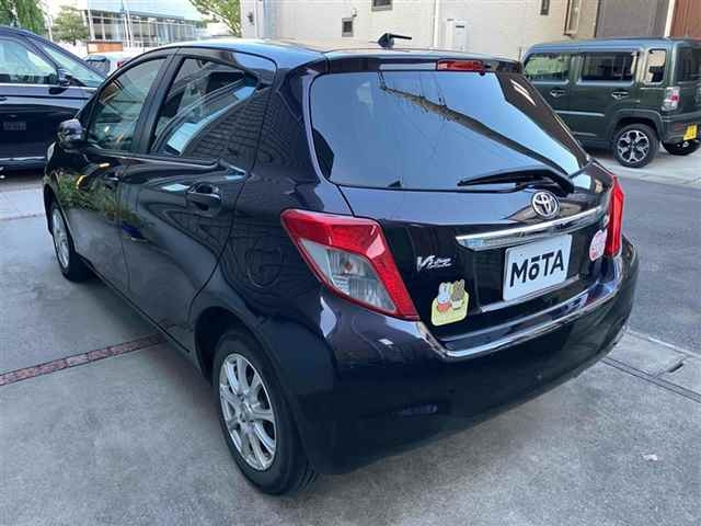 TOYOTA VITZ 2013