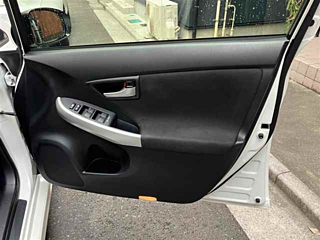 TOYOTA PRIUS 2013