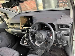 TOYOTA SIENTA 2023
