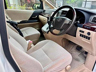 TOYOTA VELLFIRE 2012