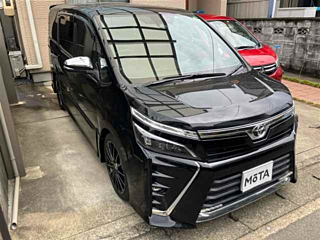 TOYOTA VOXY 2018