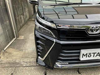 TOYOTA VOXY 2018
