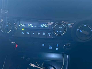 TOYOTA HILUX 2023