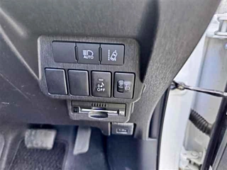 TOYOTA PRIUS ALPHA 2020