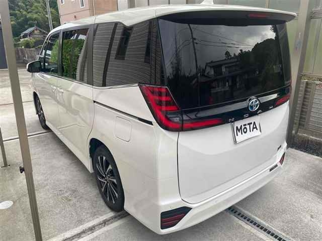 TOYOTA NOAH 2023
